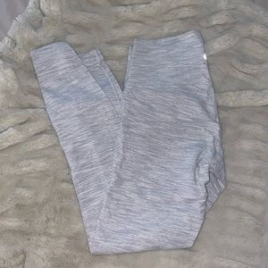 Light grey stripped lululemon align leggings. Size 6, 25”